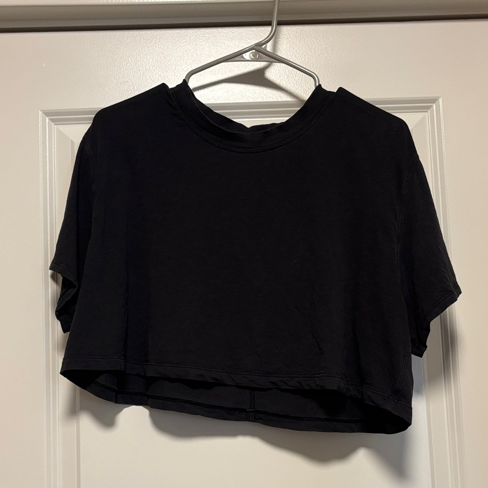 Lululemon cropped t shirt